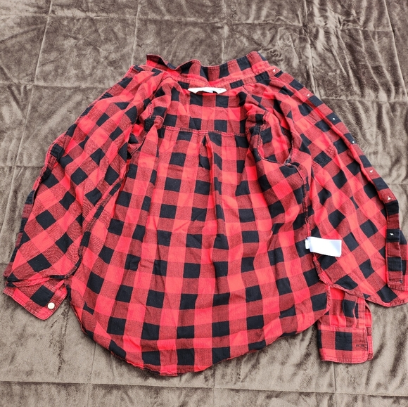 Old Navy Buffalo Plaid Classic Button Down Shirt - Picture 5 of 7